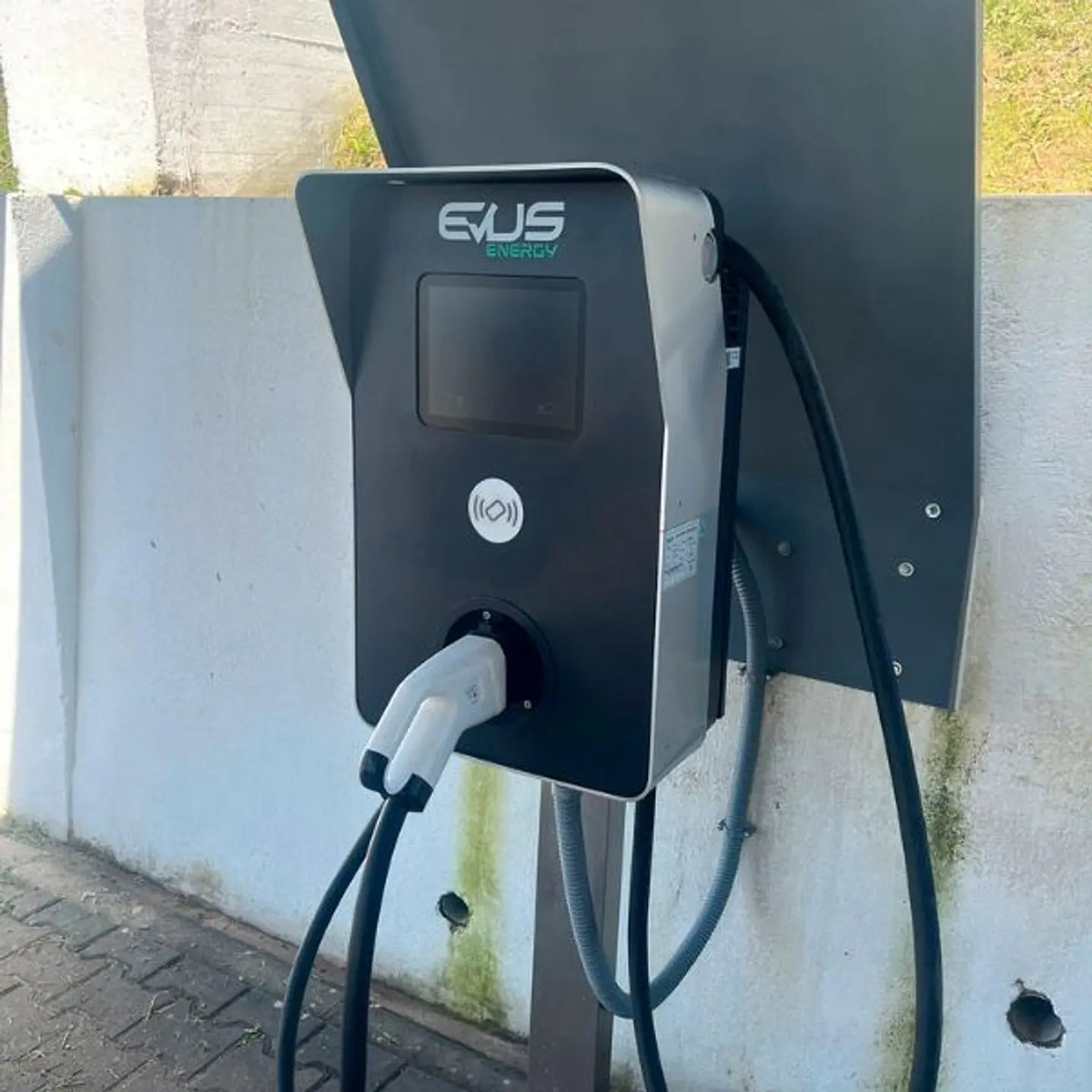 DC300 ULTRA Estación de Carga Rápida 30kW CCS2 para Vehículos Eléctricos - TU ULTIMO CLIC